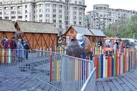Targul de paste reprezinta in fiecare an un bun prilej de redescoperire a produselor din gospodariile taranesti si a mesterilor traditionali creand astfel o punte intre mediul rural si cel urban. Fotografii De La Targul De PaÈ™te Din BucureÈ™ti Unde GÄƒseÈ™ti Cel Mai Bun Kitsch Din Romania