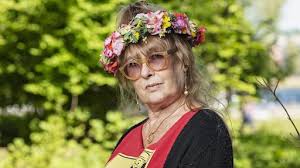 Jun 10, 2021 · här berättar några av årets sommarpratare vad deras program ska handla om: Lap See Lam 21 Juli 2021 Sommar Vinter I P1 Sveriges Radio