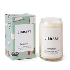 A Hand Poured Soy Wax Candle That S Designed For Book Worms It Smells Like Old Leather And Antique Pages Unique Candle Scents Book Scented Candle Candles