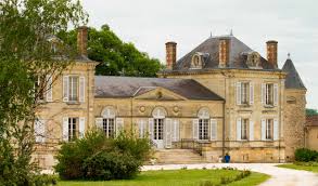 Le soleil, la gastronomie généreuse et la chaleur de l'accueil des azuréens sont autant d'ingrédients qui feront de votre achat de maison une réussite. Chateau La France Une Marque Des Vignobles Mottet