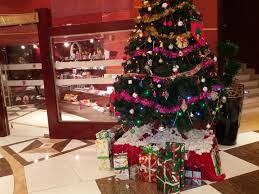 Beautiful Christmas Tree In A Hotel In Doha City Of Qatar Beautiful Christmas Trees Beautiful Christmas Tour Around The World