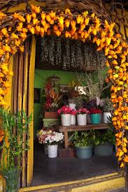 Best Flower Shop In Ubud In Peliatan Flower Shop Flower Market Florist Shop
