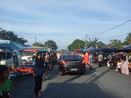 It is the district capital and largest town in hilir perak district and third largest town in the state of perak with an estimated population of around 120,000, or about half of hilir perak district's total population (232,900). Teluk Intan Official Pasar Malam Selasa Kampung Bahagia Mengkome Orang Teluk Intan Atau Anak Jati Perak Kome Yang Dari Luar Perak Pun Dijemput Sama Jom Pakat Like Kami Di