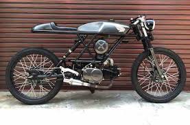 Dalam bahasa italia kerutan adalah rughe, yang dikombinasikan dengan rookie menjadi rooghie. 2001 Modifikasi Motor Honda Win 100 Terkeren Dan Minimalis Otoflik