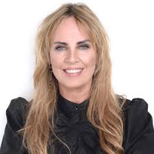 Jeg er glad for at kunne dele, at jeg og mine partnere har købt Digitell.  Digitell er et i forvejen etableret og erfarent IT- og servicehus, som har  mere end 20 år