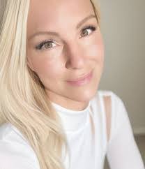 Heather Carbone's Instagram, Twitter & Facebook