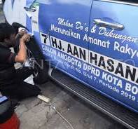 JASA DESAIN STIKER MOBIL CALEG | ANTARA Foto
