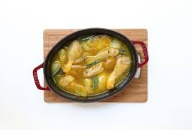 Poulet Au Citron Confit Et A La Sauge Par Staub Recette Poulet Au Citron Recette De Poulet Au Citron Recette Cocotte En Fonte