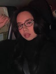 Big martini girl 🍸