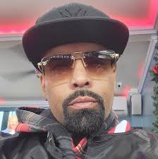 She had a very different love life after being locked up.