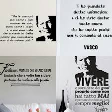 Brano scritto e composto da vasco rossi sia per il testo che per la musica venne pubblicato prima come cd singolo, è contenuto nell'album nessun pericolo… per te pubblicato nel 1996. Le Frasi Piu Belle Delle Canzoni Di Vasco Rossi