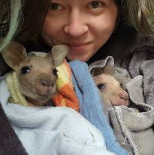 Hi everyone, Does anyone have experience with the Marhaba lounge at  Melbourne International Airport in Australia? I was shocked to find a hole  in the bath mat and towel, which made me