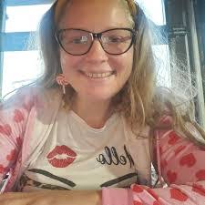 Lisa Polizzi's Instagram, Twitter & Facebook