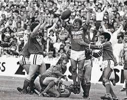 Tommy raudonikis oam (born 1950 in bathurst, new south wales) is an australian rugby league identity. Nrl 2021 Tommy Raudonikis Dead At 70 After Cancer Battle Nrl