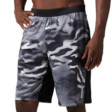 Our camo harem shorts are made from a thin waffle knit that is designed to stretch with him as he moves. Reebok Knit Short Herren Shorts Pants Sporthose Camo Training Ebay