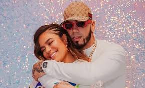 Learn about karol g's height, real name, husband, boyfriend & kids. Reviven Foto De Karol G Desnuda Junto A Anuel En La Cama Y Que Reta La Censura
