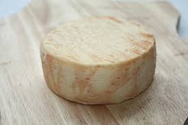 Le Nuits D Or Est Un Fromage Fabrique A Base De Lait De Vache Pasteurise Il Trouve Ses Origines Au Cœur Du Vignoble D Fromage Lait De Vache Fromages De France