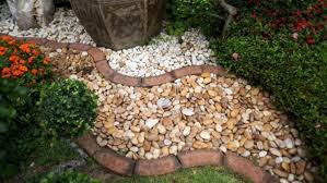 A lesson from two enterprising gardeners at old goat farm. 10 Ways To Decorate Your Landscape With Natural Pebble Stone