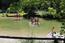 baden in den naturbadeteichen in st martin bei lofer urlaubimsaalachtal saalachtal vorderkaser vorderkaserklamm naturb reise inspiration wallfahrt reisen