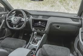 The new octavia is fitted with an electric parking brake (as standard across all car versions) that has replaced the usual mechanical handbrake. Skoda Octavia Rs Facelift 2017 Test Fahrbericht