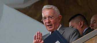 Fiscalía Pide Condena para Uribe por Soborno y Fraude Procesal - Imagen principal del artículo