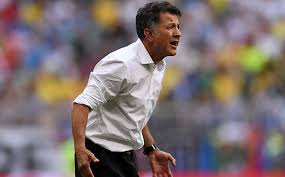 Juan carlos osorio dice que los mexicanos nunca le contestaron cuando preguntó si estaban preparados para jugar contra brasil!!! Juan Carlos Osorio Esta Totalmente Desgastado Con Las Negociaciones
