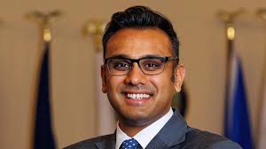 Hanahan fire crews extinguish Sunday night house fire