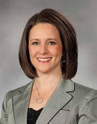 Leslie Mahan's Instagram, Twitter & Facebook