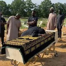 A nigerian music icon, rapper, singer, songwriter, actor, comedian, and recording artist. Ntm35hlssb44um