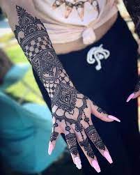 Henna symbolizes symbol of love between husband and wife. Arabian Art And Beautiful Image Henna Sleeve Henna Tattoo Designs Hand Henna