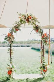 Si están pensando en montar una mesa de dulces en tu boda, esta idea de decoración es muy original. Pin En Inspira Hogar