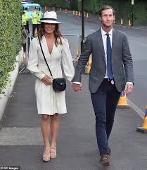 Aspinal of london is a london designer, manufacturer and retailer of luxury leather goods and accessories for men and women. Aspinal Of London Loved By Kate Middleton Is Looking To Shut Uk Stores Daily Mail Online