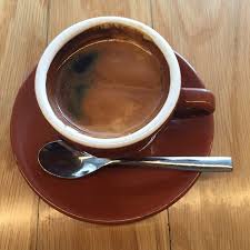 بعض الحبوب تطحن ، والبعض الآخر رغوة الحليب من أجل لاتيه وماكياتوس. Tripadvisor Long Black Coffee ØµÙˆØ±Ø© The Providore Mandarin Gallery Ø³Ù†ØºØ§ÙÙˆØ±Ø©