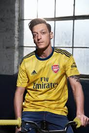Fenerbahce's new transfer, german midfielder mesut ozil (r), takes. Arsenal News Pierre Emerick Aubameyang Mesut Ozil Feature As Gunners Release New Bruised Banana Away Kit Goal Com