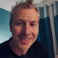 Does anyone know if universal self parking is still free after 6pm ?