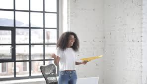 How to use charismatic in a sentence. A Guide To Cultivating Charisma And Projecting Clear Confidence On Stage Speakerhub
