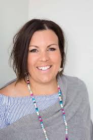 Vicki Magee's Instagram, Twitter & Facebook