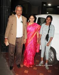Manmohan Daga poses for the shutterbugs during a concert organised at  Vasantrao Deshpande Hall in Nagpur