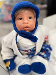 Barbie: 1995 Happy Holidays Barbie 14 Doll (14123) NRFB NIB