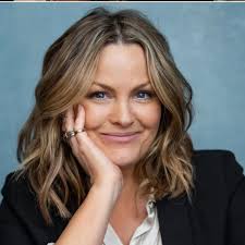 Nicole Corrales: Young Parenting, Endometriosis Journey and Family Vlogging 