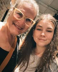 It was an emotional and absolutely beautiful day/night watching my best  friend get married to the love of her life. Cheers to forever you two 🥂🍾❤️