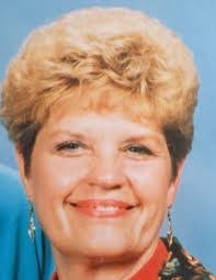 Elisabeth Shea's Instagram, Twitter & Facebook