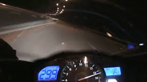 A limited edition semi race spec variant, with fuel injection tweaks, special ohlins suspension, top end work to squeeze another 3bhp from the motor and matt black paint. Yamaha Yzf R1 Top Speed Youtube