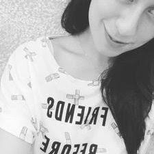 Annette Rojas's Instagram, Twitter & Facebook