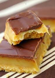 Petits Carres Fondants Au Caramel Amuses Bouche Recettes Sucrees Recette Dessert Recette