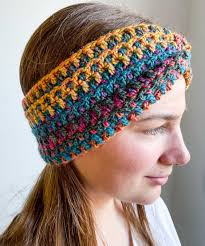 Crochet Twisted Headband free modern crochet pattern!