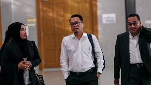 Azahirafairud binti abdul rahim pakar perubatan dalaman jabatan perubatan am 077. Setiawangsa Mp Nik Nazmi And Wife Officially Divorced