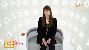 Harcelée par ses camarades de classe, elle a longtemps été complexée par son physique. Clara Luciani Son Surprenant Ideal Masculin Est Un Celebre Animateur Tele Video