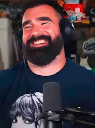 Eagles fan asks Jason Kelce to return