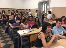 Dote scuola è il nuovo progetto avviato dalla regione lombardia per sostenere l'istruzione e la la componente merito, per gli studenti residenti in lombardia, capaci, meritevoli e privi di mezzi che. Le Scuole In Lombardia Restano Chiuse Fino All 8 Marzo Ma E Una Fake News Affaritaliani It